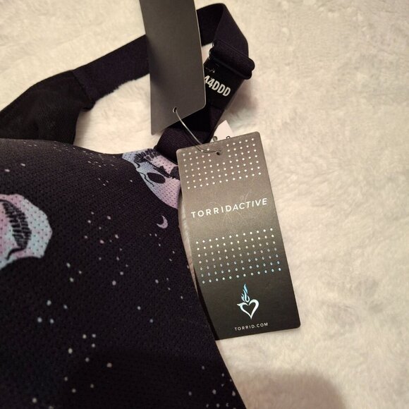 Torrid Active Skulls Sport Bra Sz 44DDD Lightly Padded Adjustable Straps Sports - Picture 9 of 16